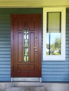 Дверь МДФ с ковкой